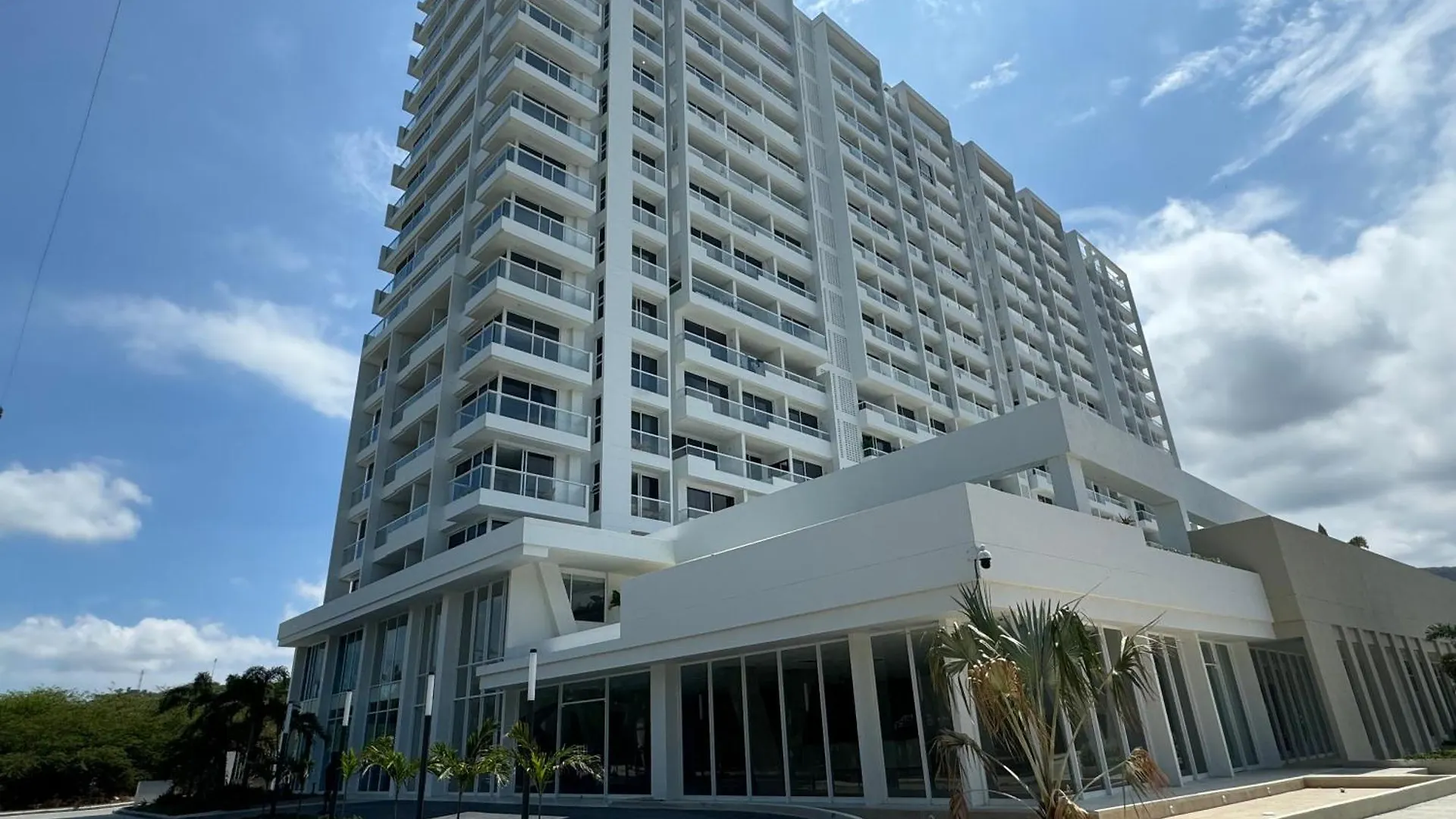 Suite Lujosa Con Jacuzzi Piso 14 Vista Al Mar Santa Marta  Colombia