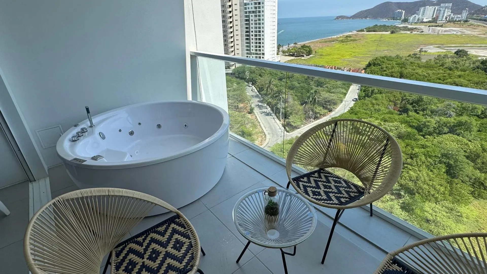 Aparthotel Suite Lujosa Con Jacuzzi Piso 14 Vista Al Mar Santa Marta  Colombia